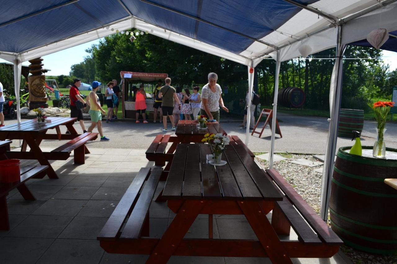 Penzion Sedlecka Vina Sedlec  Bagian luar foto